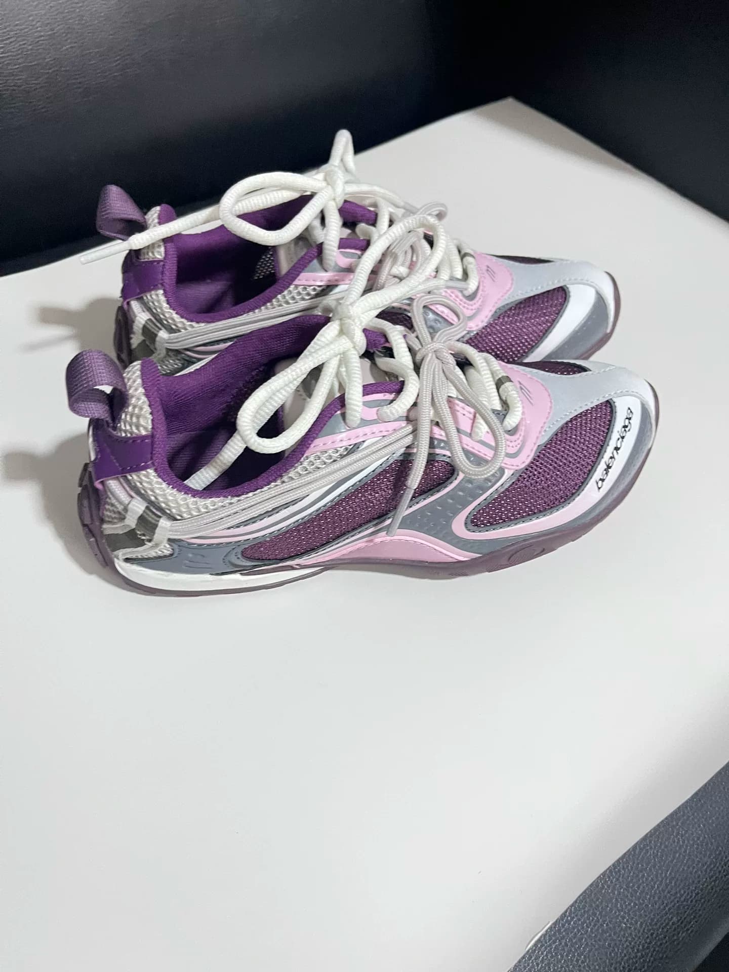 Фирменная новинка от Balenciaga Balenciaga Radar, фиолетово-розовая повседневная обувь в тон