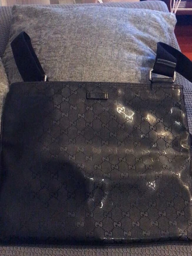 Сумка-мессенджер Gucci простаивает 90% новой сумки-мессенджера Gucci, предназначенной для вашего личного пользования, простаивает 90%
