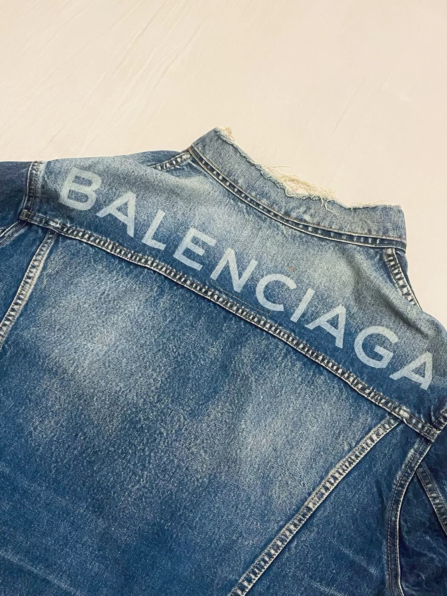Классическая синяя джинсовая куртка/жакет Balenciaga~