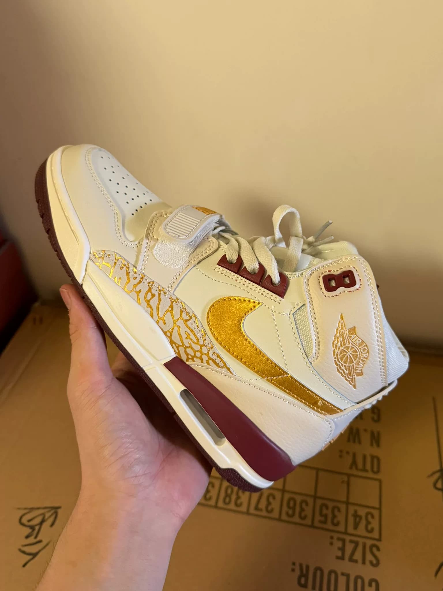 AJ312 High Top Year of the Snake Limited Edition 39 Спортивная обувь Nike для женщин