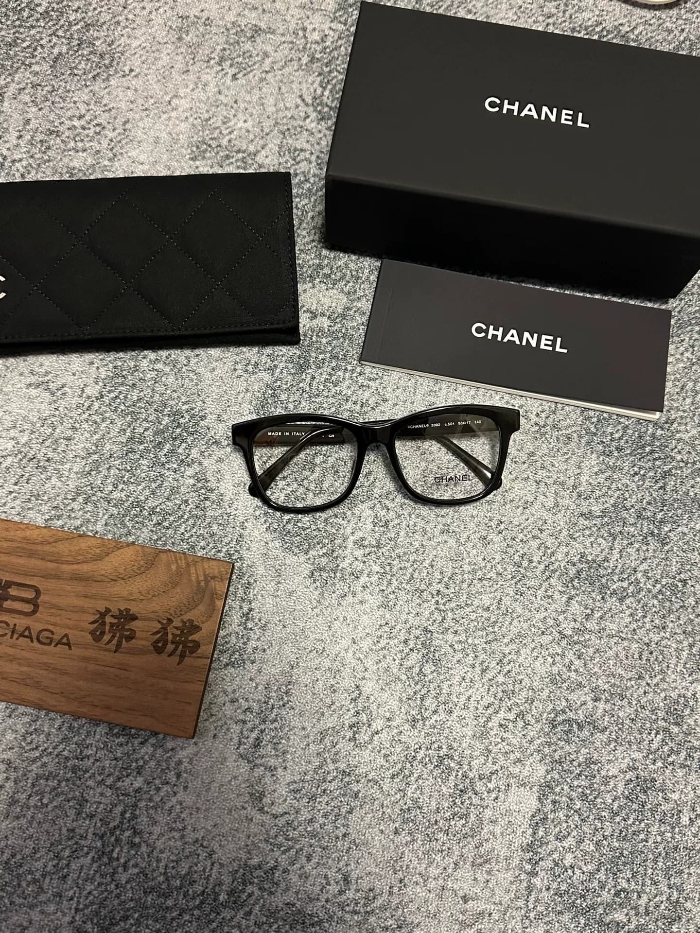 очки в оправе Chanel Chanel в оправе Quan Zhilong с тем же размером 53 мм