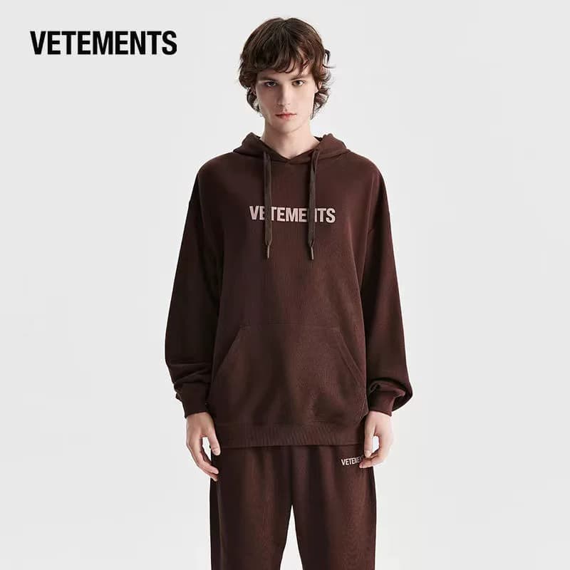 Осенний пуловер-свитер с капюшоном VETEMENTS 2023 33521202
