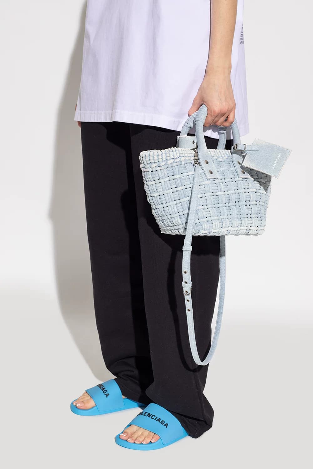 Покупка сумки-мессенджера Balenciaga 23Fw Balenciaga Blue Denim Bistro, плетеной корзины для овощей