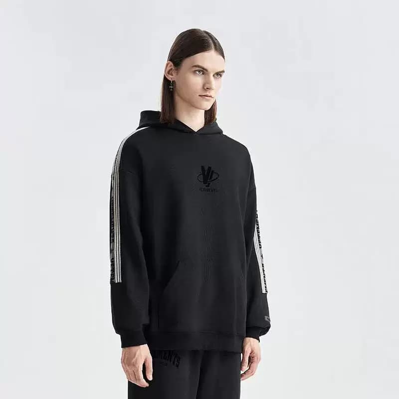 Классический мужской и женский пуловер-свитер с капюшоном VETEMENTS 33121205