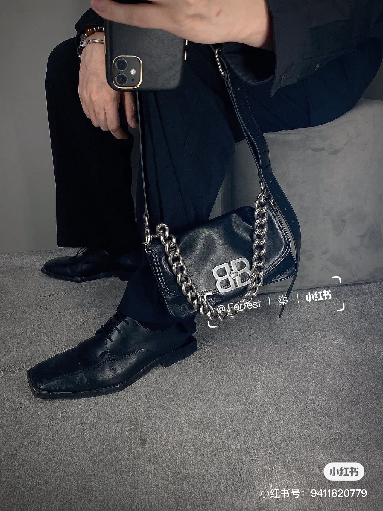 В пути Balenciaga Balenciaga BB мягкая сумка-флип из воловьей кожи, портативная сумка через плечо, новинка 23