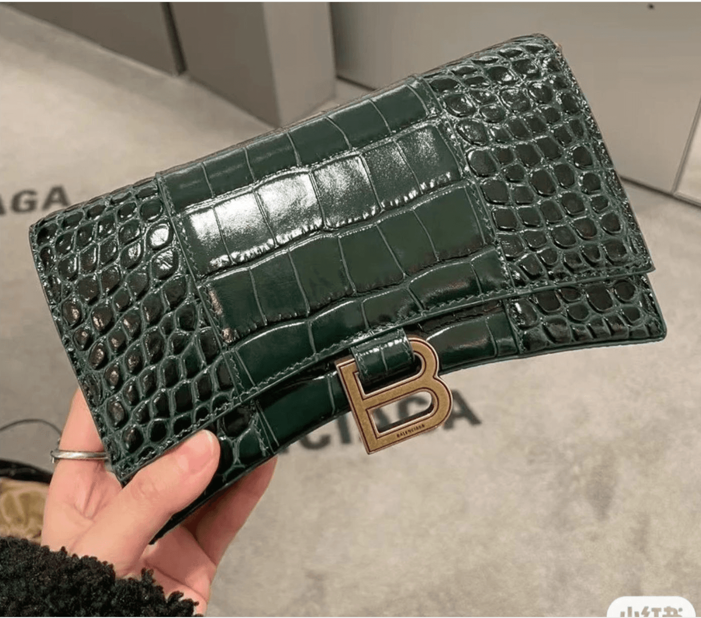 【Подлинная】 Сумка Balenciaga Hourglass xs woc messenger на цепочке для покупок прямой почтой