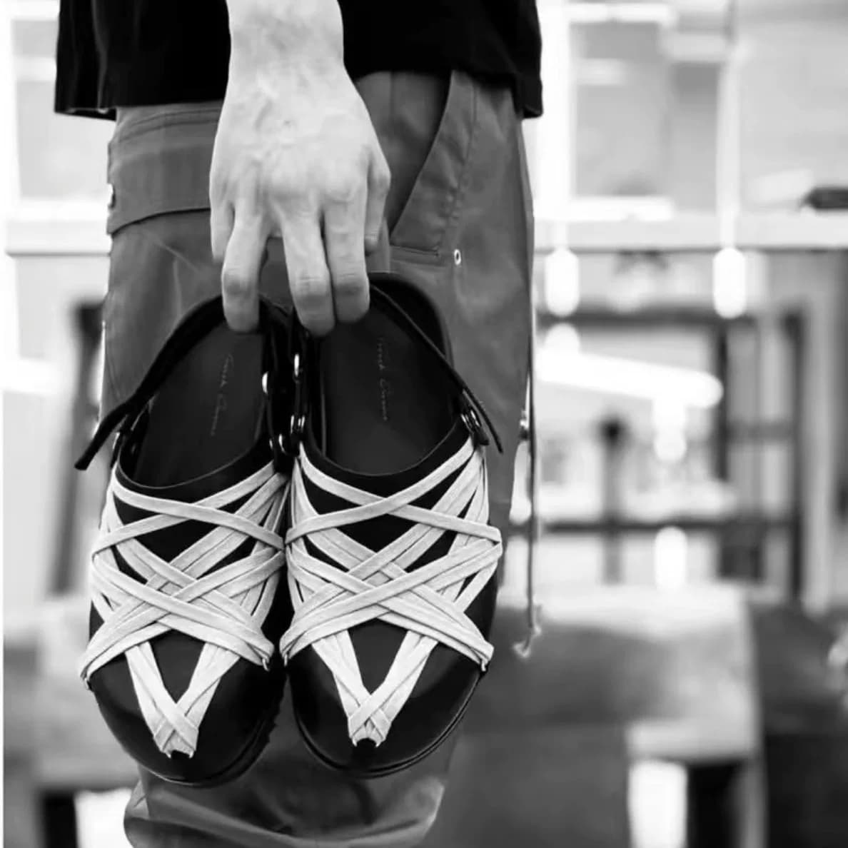 мужские тапочки BAOTOU из воловьей кожи void | RICK OWENS RO black MEGALACE с несколькими ремешками