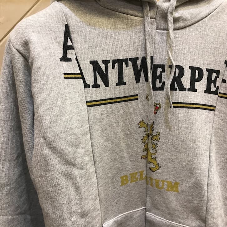 Серая куртка-свитер с капюшоном и асимметричной строчкой Vetements Antwerp Lion