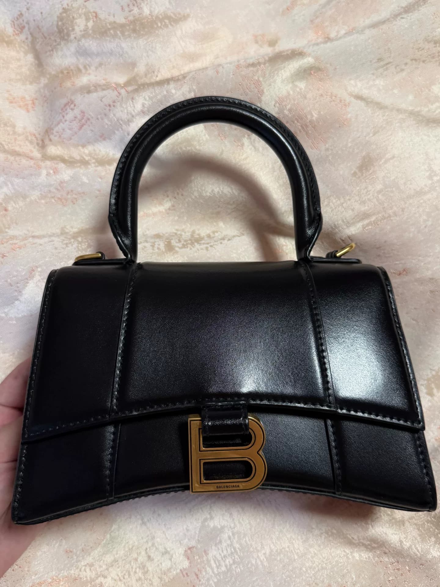 Сумка Balenciaga hourglass bag black gold глянцевая xs с плечевым ремнем
