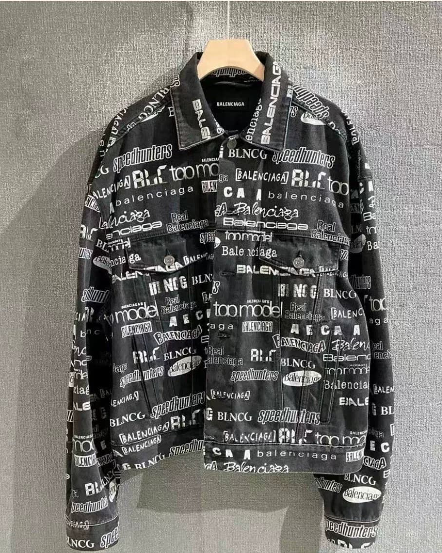 Balenciaga/Джинсовая куртка с полной печатью логотипа Balenciaga, застиранная и поношенная