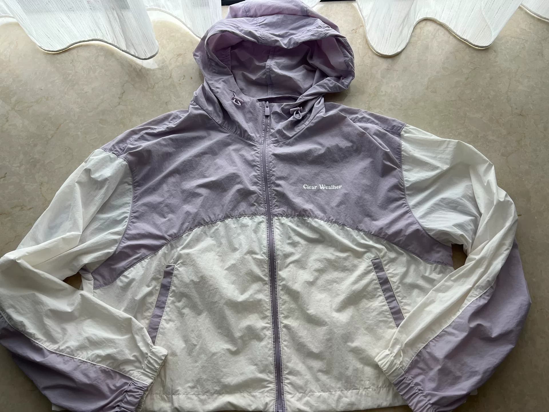 Солнцезащитная одежда Semir, сочетающая фиолетовый и белый цвета