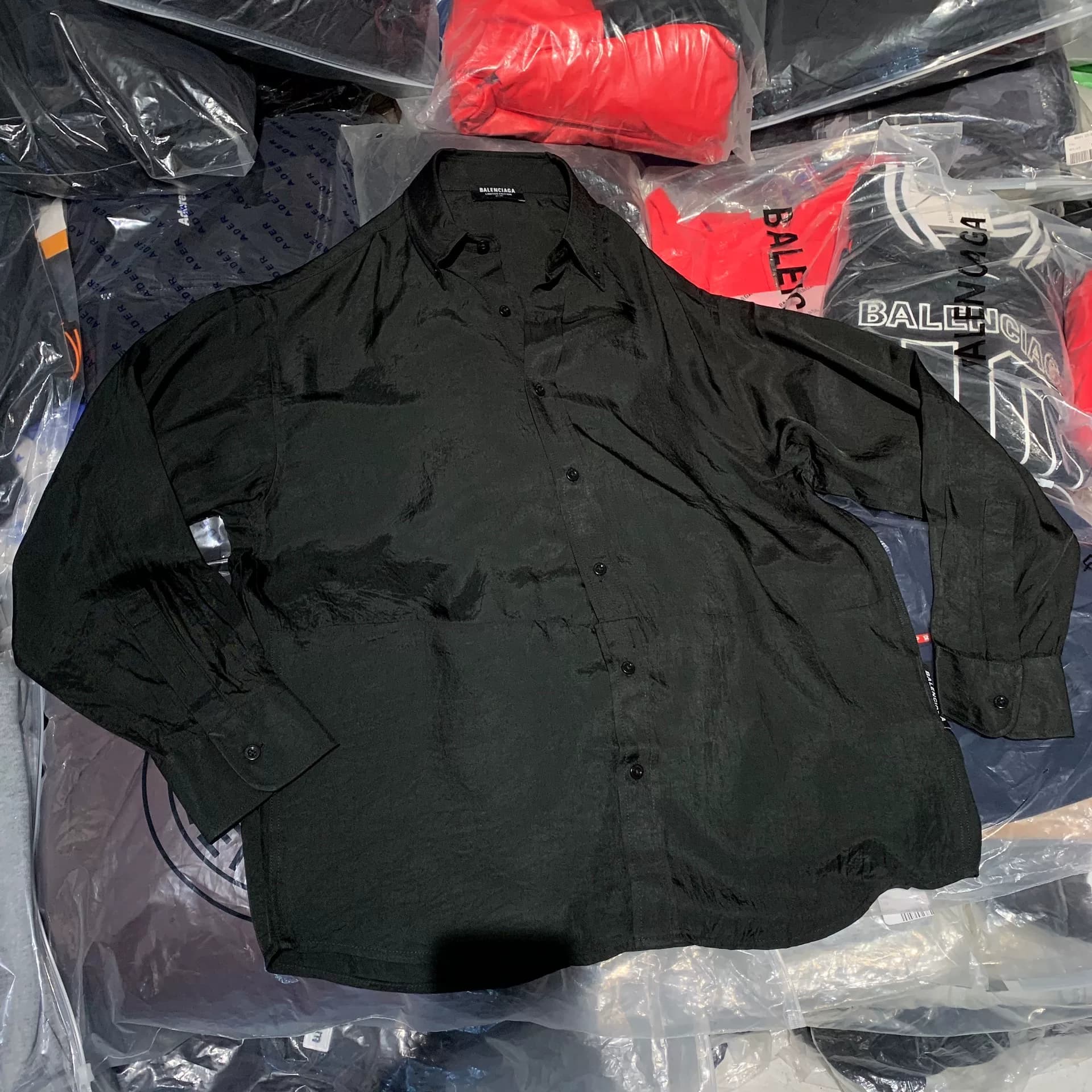 Мятая сшитая рубашка от Balenciaga