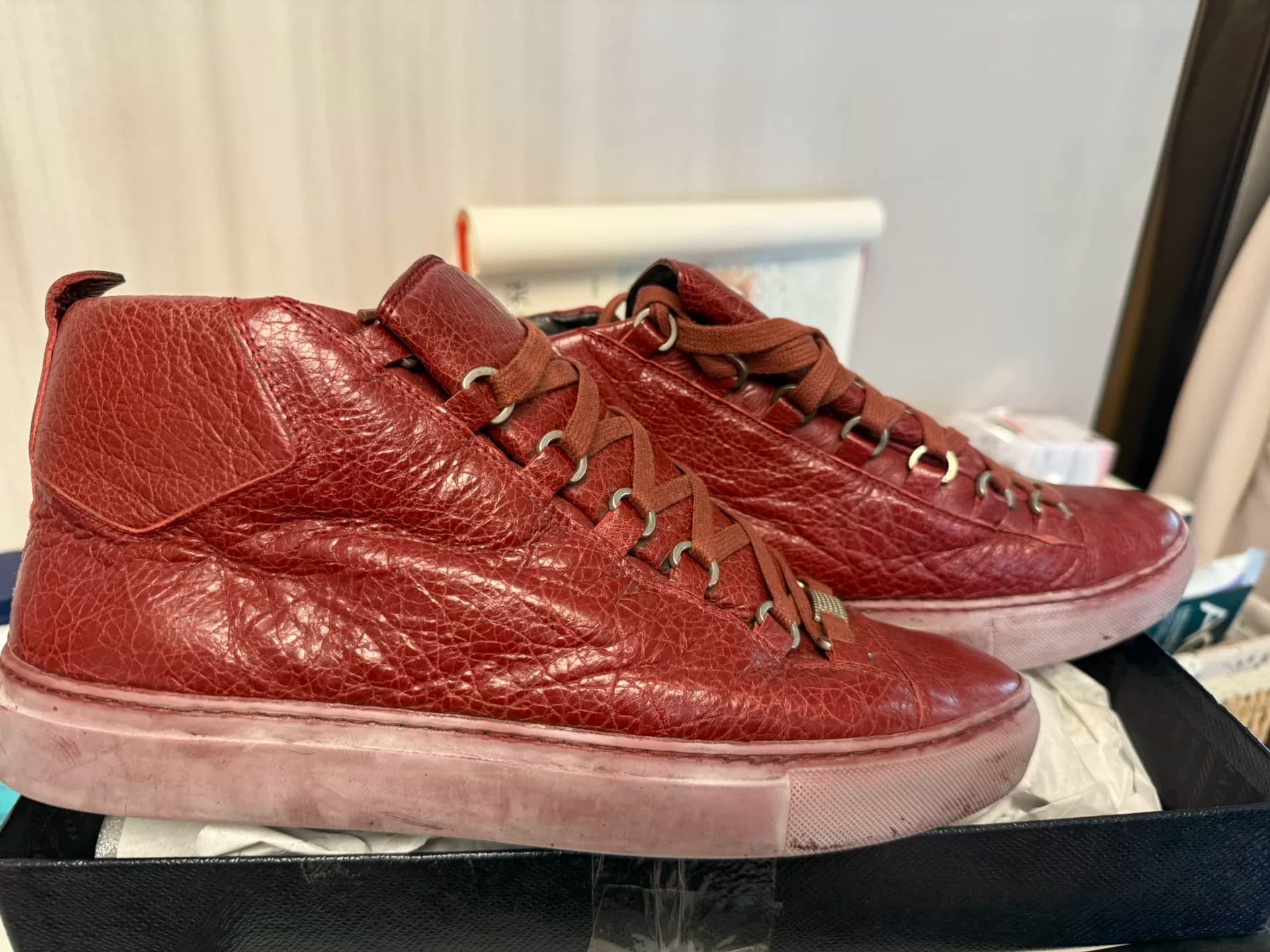 Красные кроссовки с высоким берцем Balenciaga Arena series красные кроссовки с высоким берцем