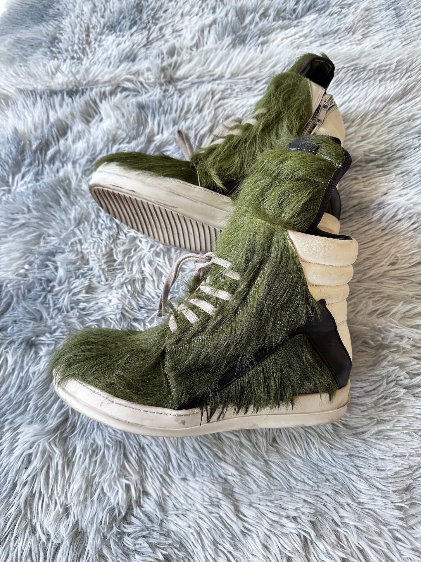 Высокие туфли с перевернутым треугольником от NIE rickowens ro зеленого цвета из конского волоса