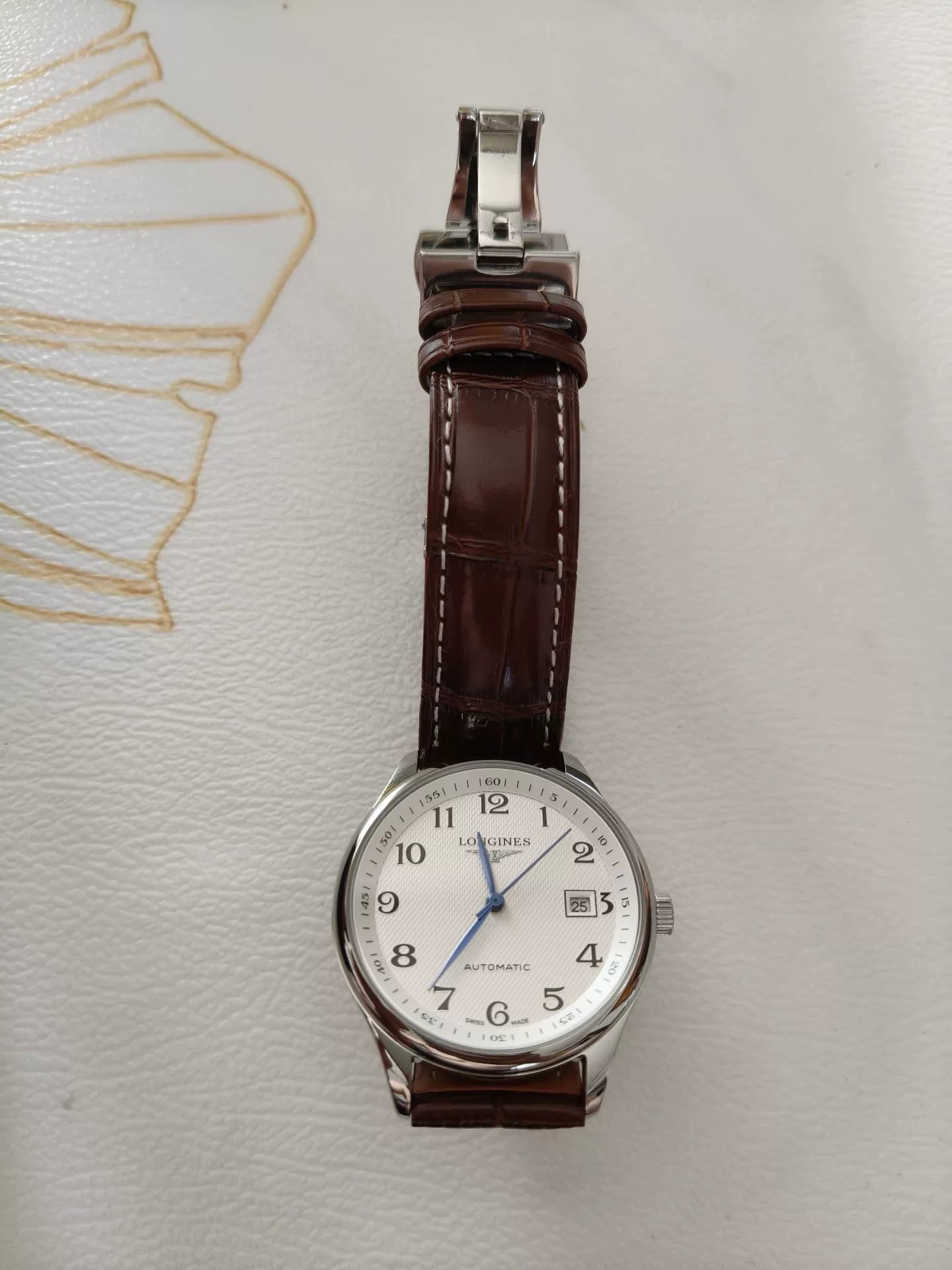 Мужские механические часы серии Longines Master Qin, механизм с автоподзаводом, белый циферблат с коричневым ремешком,