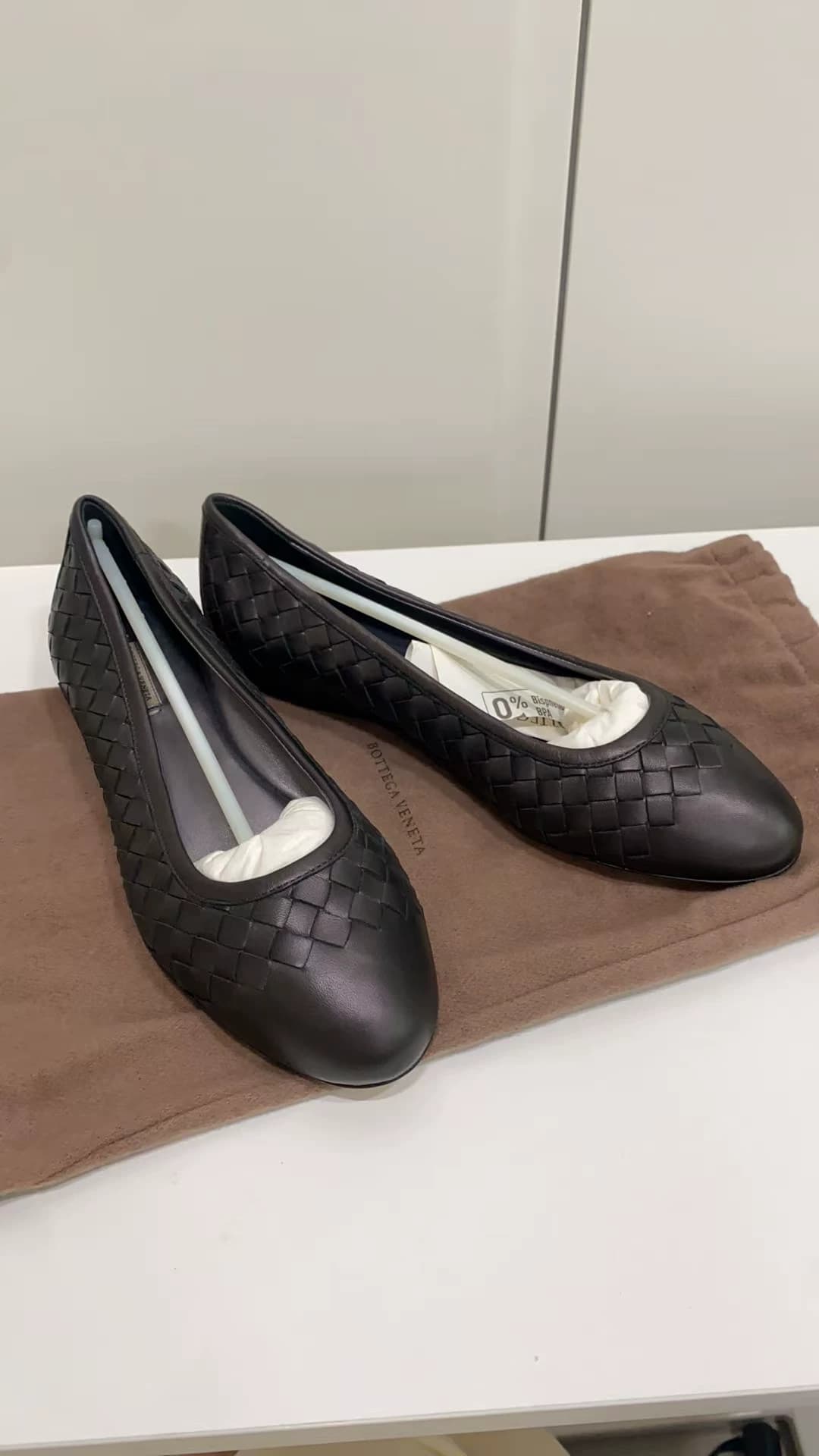 Совершенно новые аутентичные тканые туфли на плоской подошве Bottega Veneta