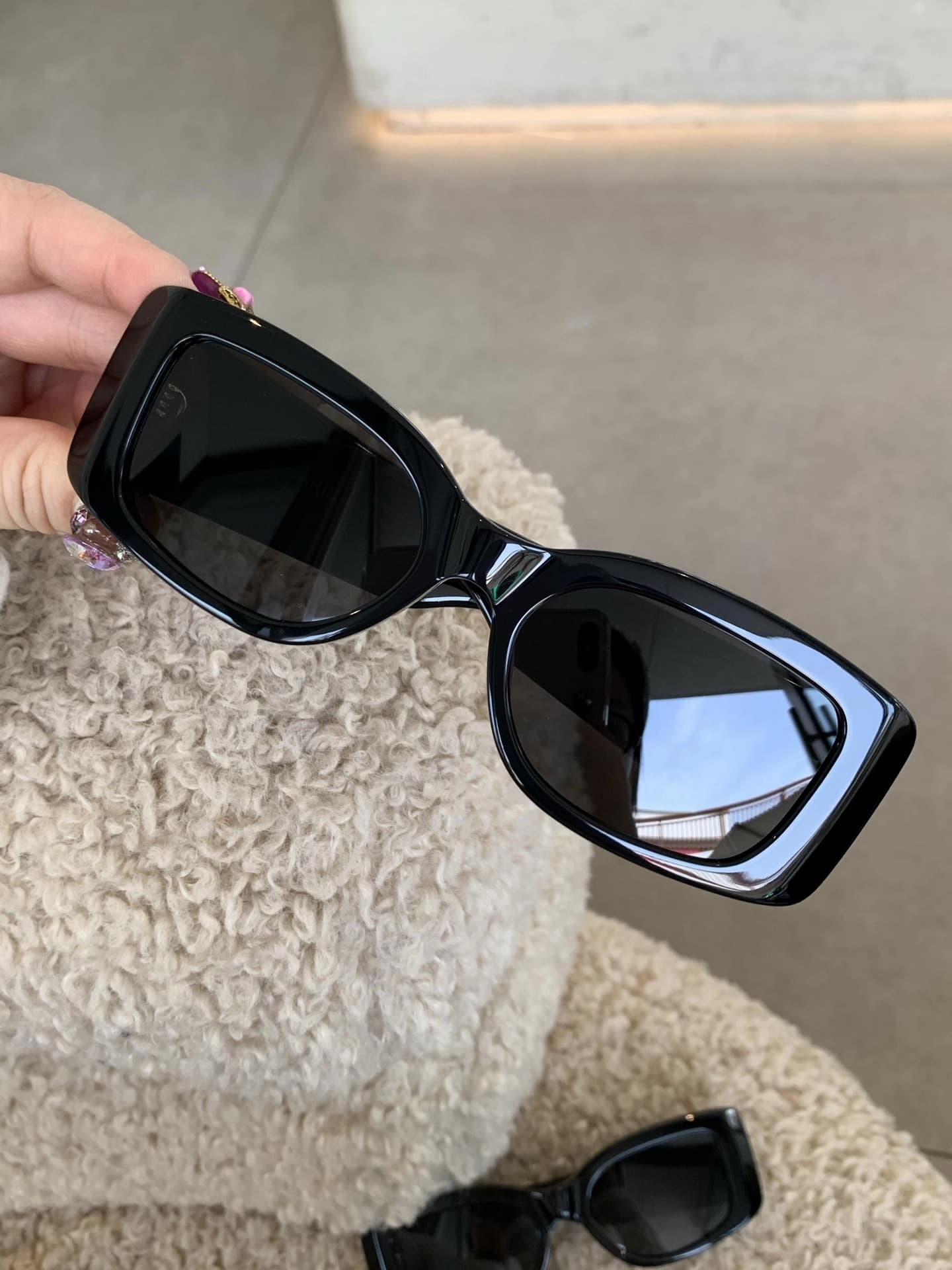 Оригинальные солнцезащитные очки Celine, абсолютно новые, с защитой от подделок, цена на официальном сайте - 2980, сейчас в наличии