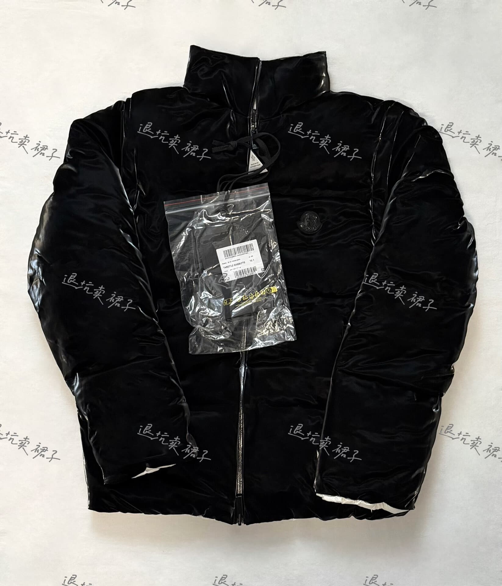 Moncler Moncler Mouth Awge - новое совместное название Genius