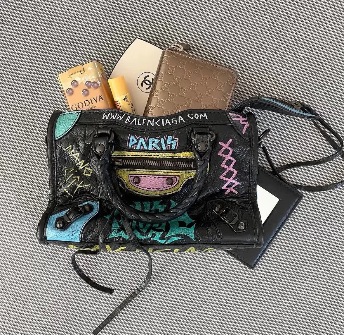 Мотоциклетная сумка Balenciaga LeCity
