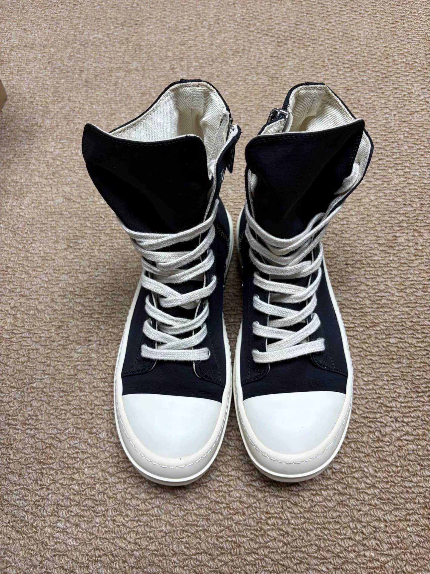 Парусиновые брюки RICKOWENS DRKSHDW RO с высоким берцем big converse сложной линии