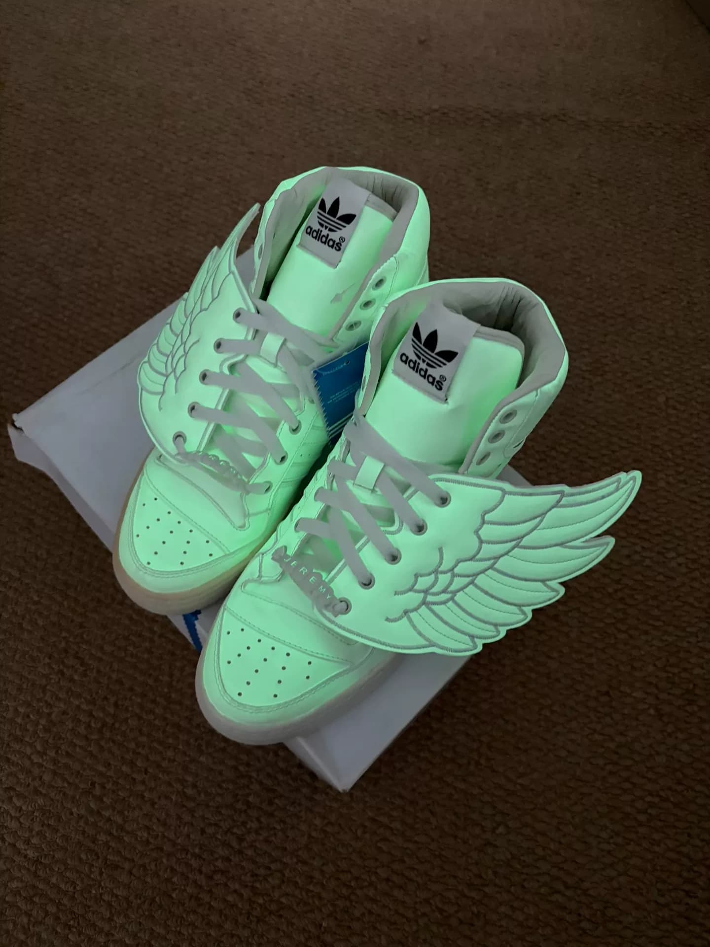 кроссовки adidas Adidas Jeremy scott wing shoes светящиеся