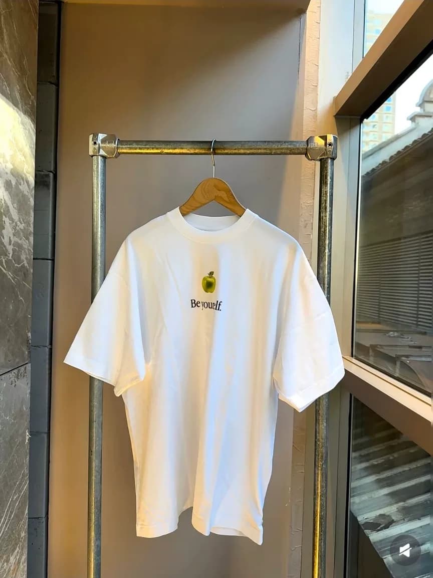 Новая летняя футболка Apple от vetements 2025!