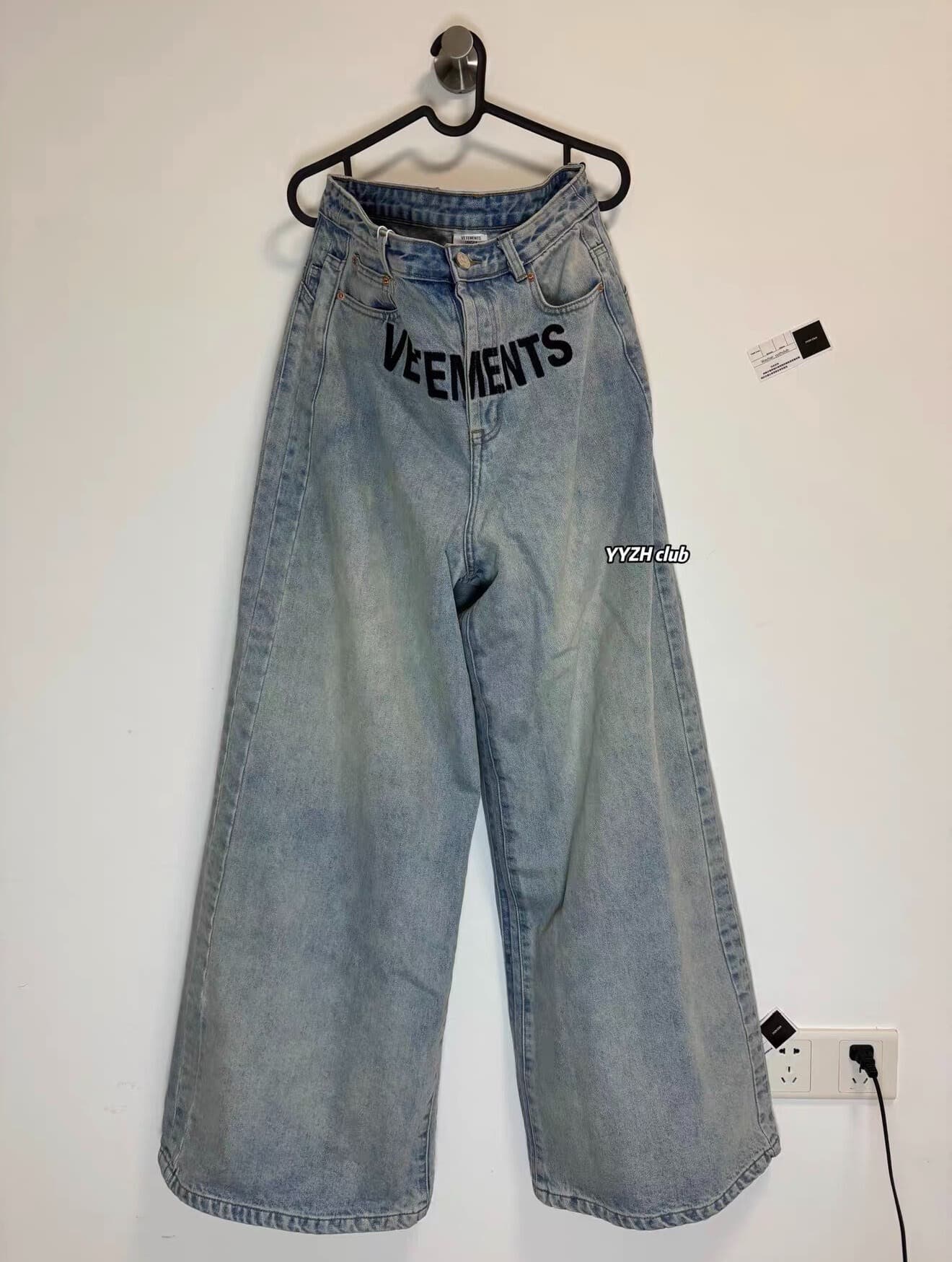 Модель Vetements с вышивкой на талии Vtm светлого силуэта, мешковатая Jea