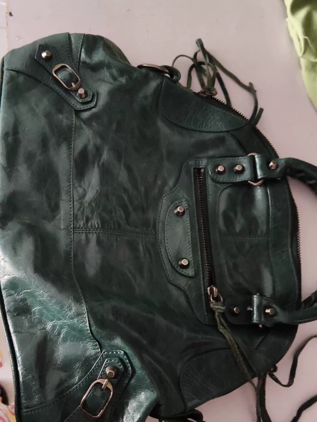 Balenciaga, мотоциклетная сумка Balenciaga, зеленая масляно-восковая кожа, классический стиль, кожа