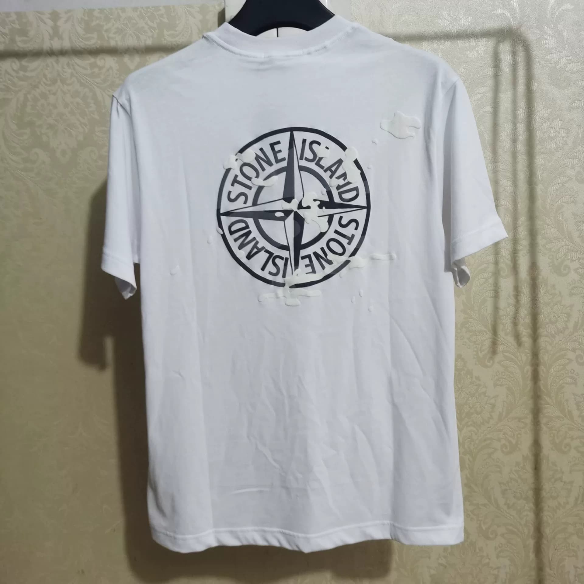 КАМЕННЫЙ ОСТРОВ Stone ISLAND 26SS Сзади Брызжущий чернилами вырез с циркулем и резьбой Круглый