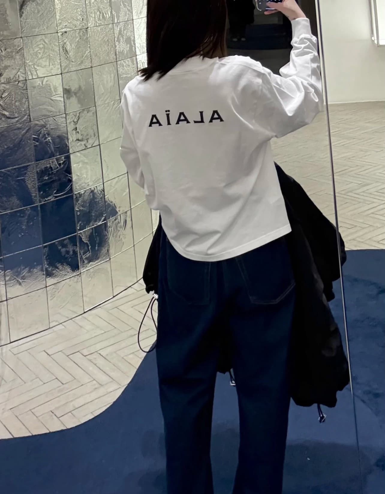 Повседневная футболка Ms. Alaia с длинными рукавами и вышитыми буквами на спине