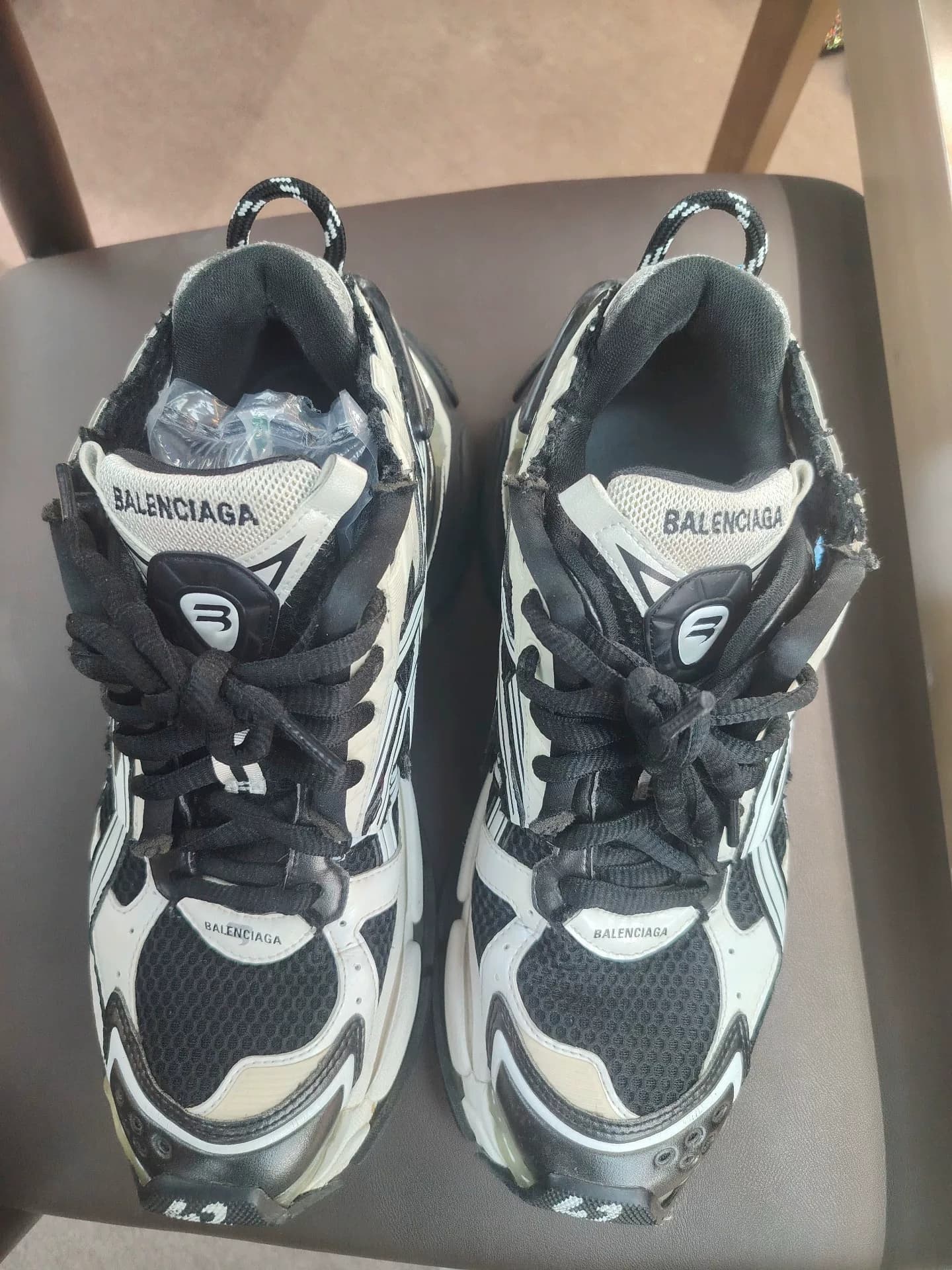 Черно-белые кроссовки Balenciaga Balenciaga Runner от Daddy размер 42