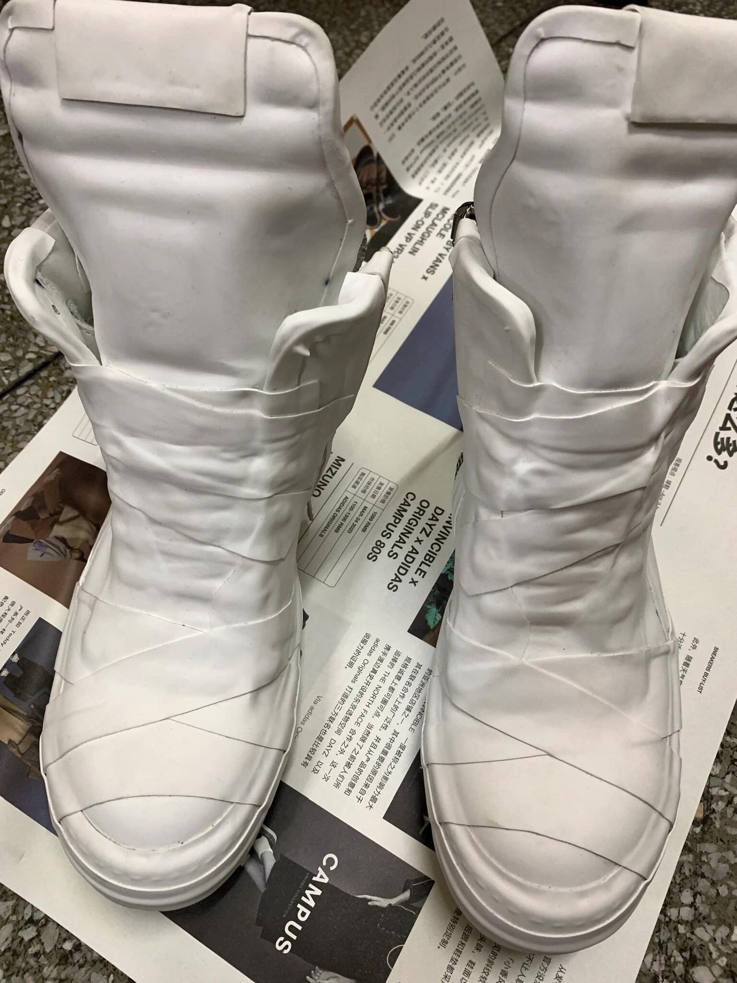 Туфли Rick Owens Robin Mummy с высоким берцем белого цвета.