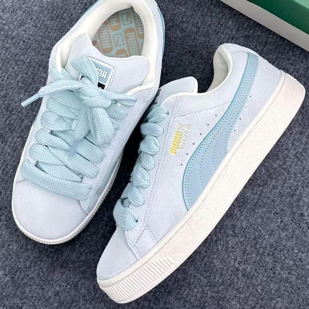 Светло-голубые кроссовки Puma Puma из светло-серой замши с