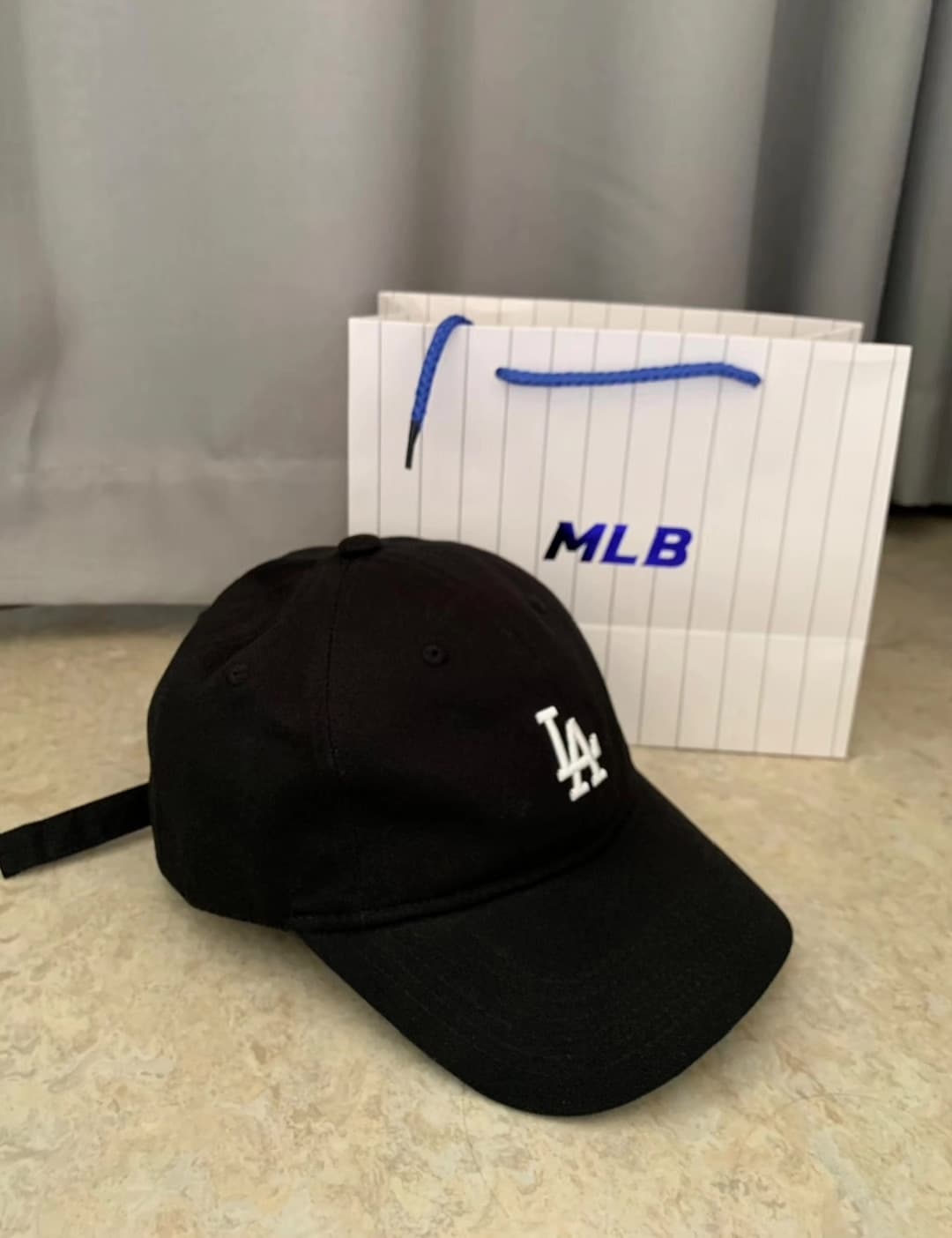 Совершенно новая аутентичная бейсболка MLB LA black с мягким верхом small standard, изготовленная корейской фабрикой, соответствует трем стандартам