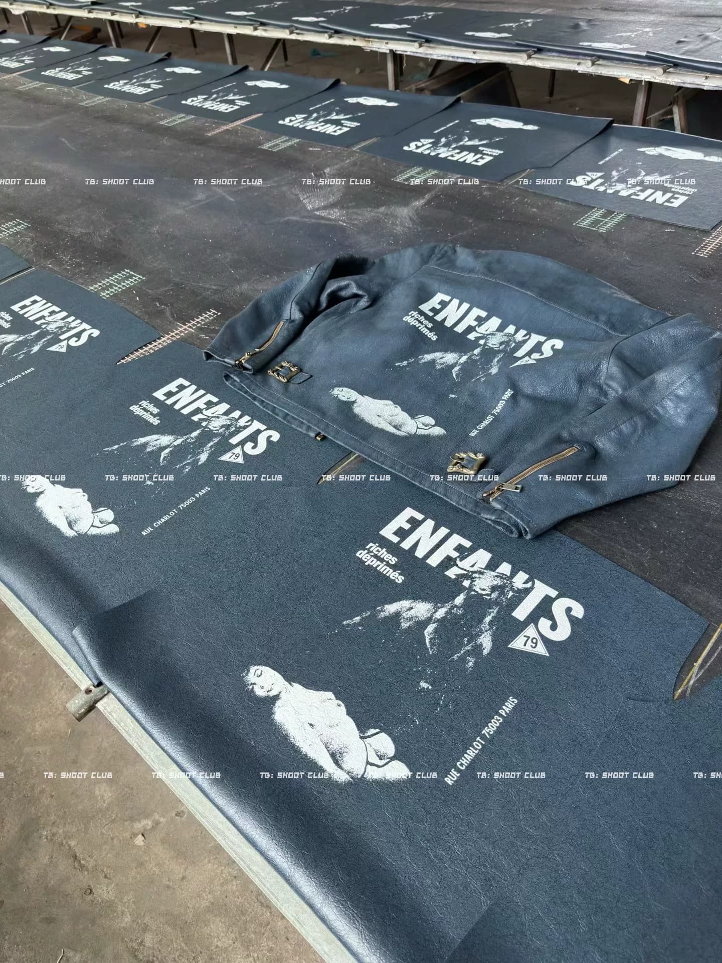 Кожаная куртка с портретным принтом ERD 24SS ”Angry Bull" Размер: S/M/L/XL-Была открыта реальная съемка деталей изображения. Описа…