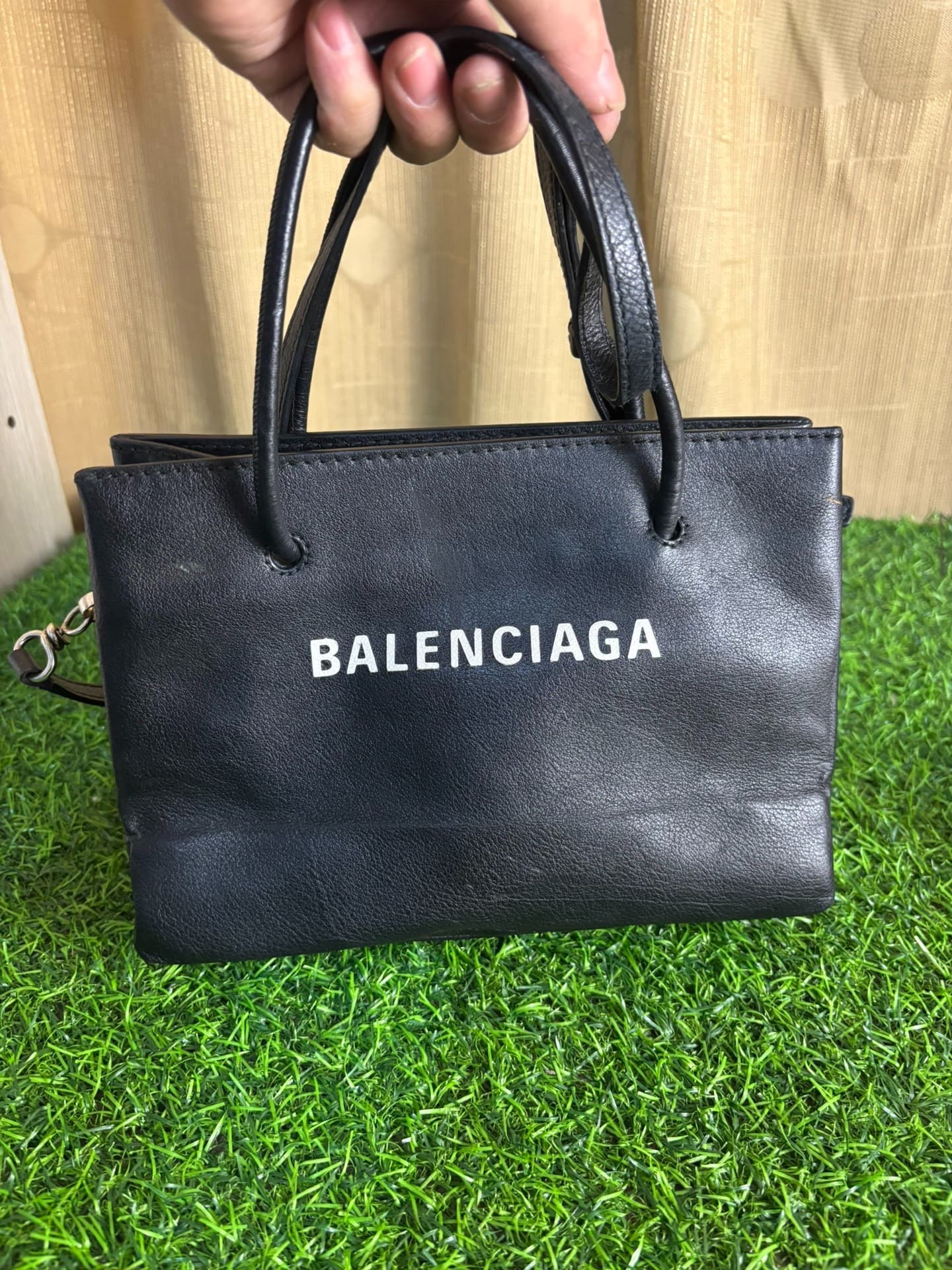 Сумка-шоппер Balenciaga из черной воловьей кожи