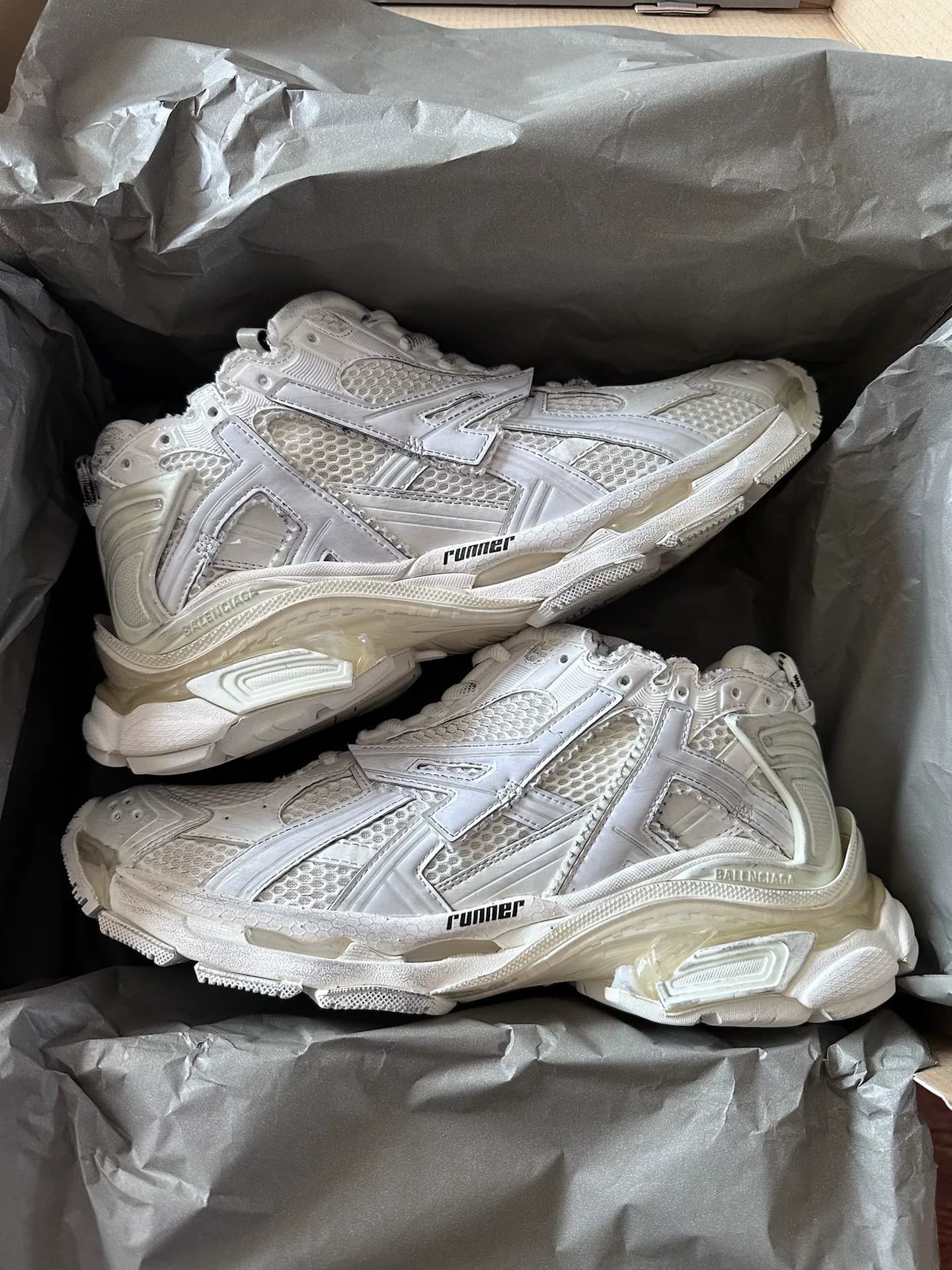 Balenciaga Парижская коллекция Runner сетка полиэстер состаренный низкие кроссовки для мужчин белого цвета Размеры: 35 36 37 38 39 40 41 4…