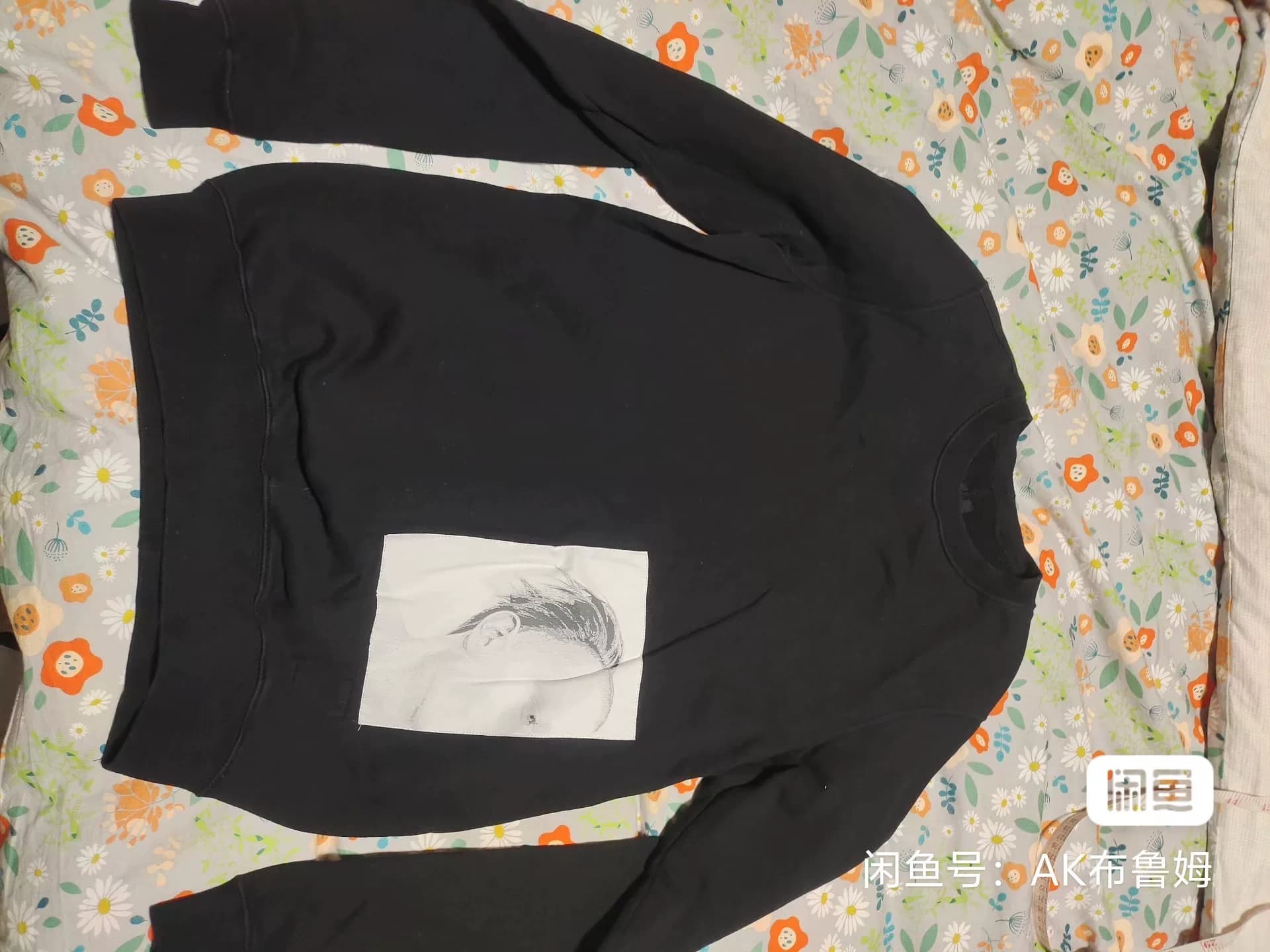 Черный свитер Rick Owens DRKSHDW, подлинная гарантия, проверка и идентификация при технической поддержке. Цвет в порядке, эффект на верхней части тел…