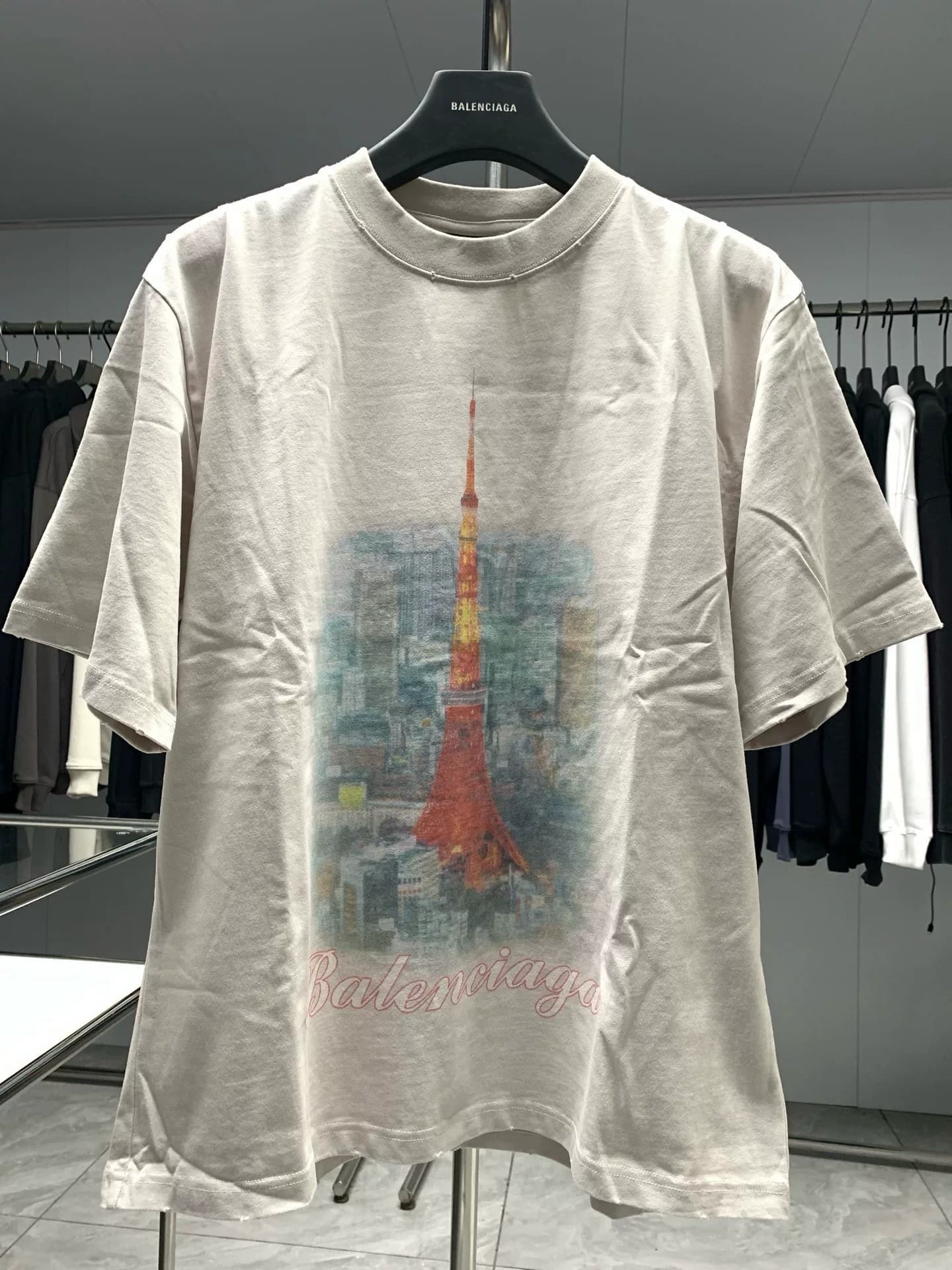 Balenciaga Paris Tokyo Ginza limited в высоком разрешении