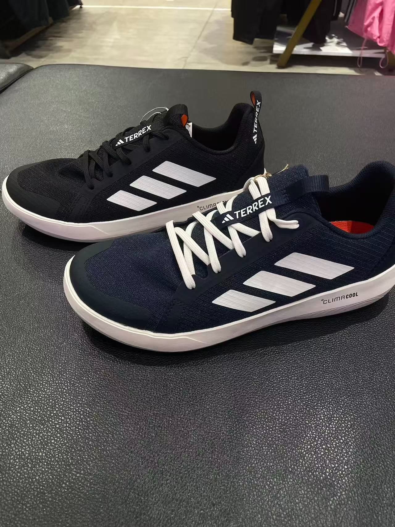 Легкие кроссовки Adidas TERREX без шнуровки