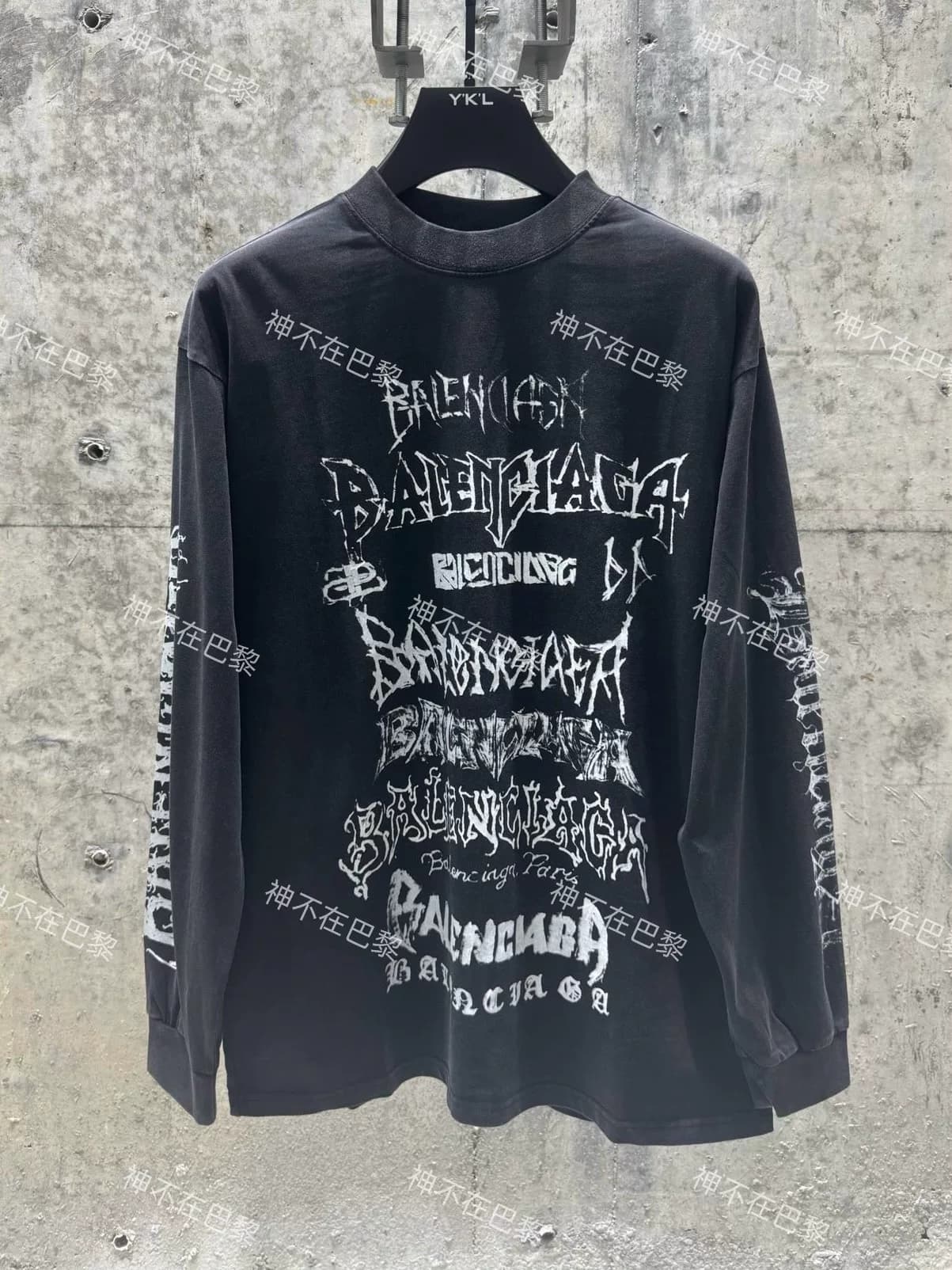 Версия граффити с логотипом Balenciaga Year of the Dragon limited в высоком разрешении Balenciaga долго стиралась