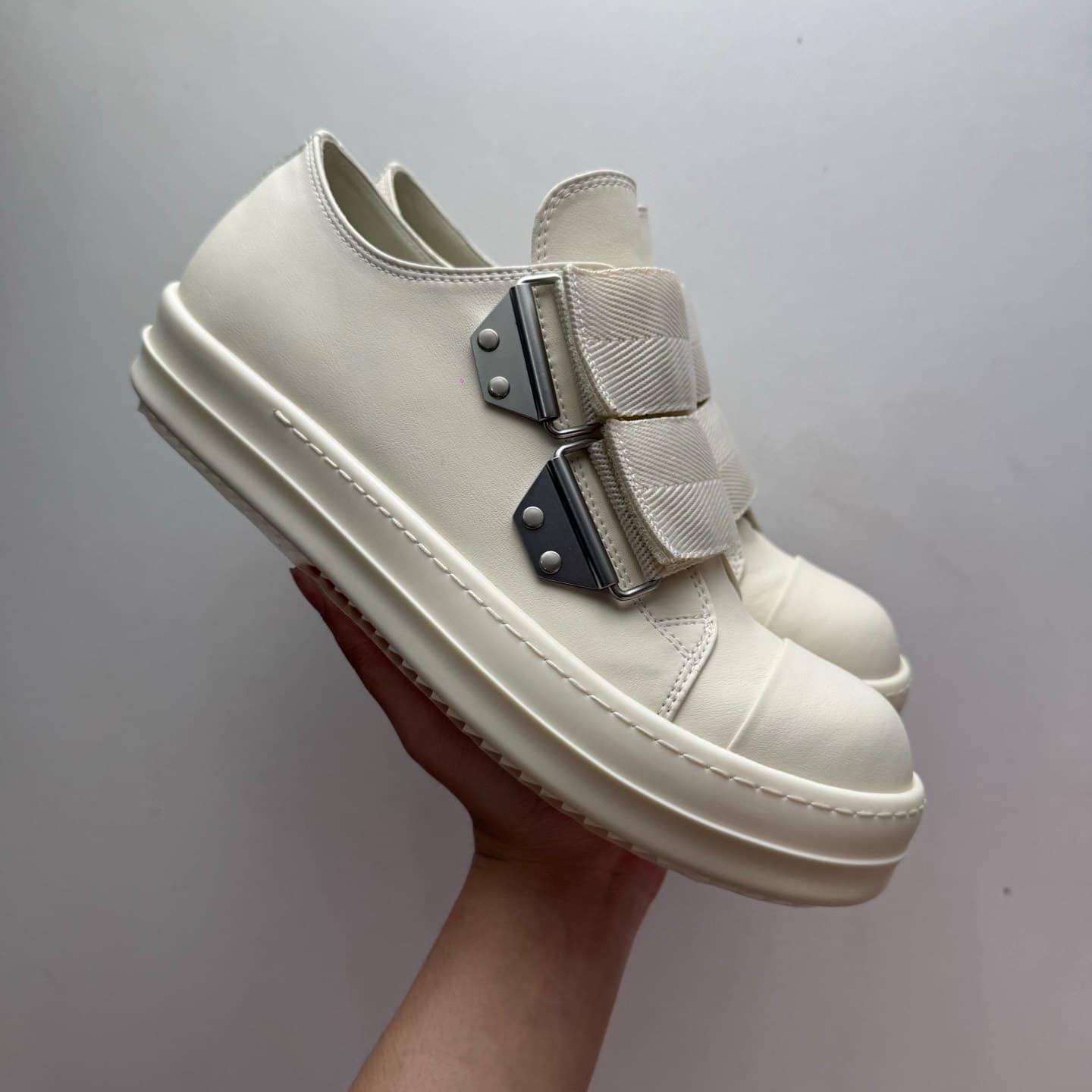Кроссовки RO rickowens 26ss молочно-белого цвета на липучках