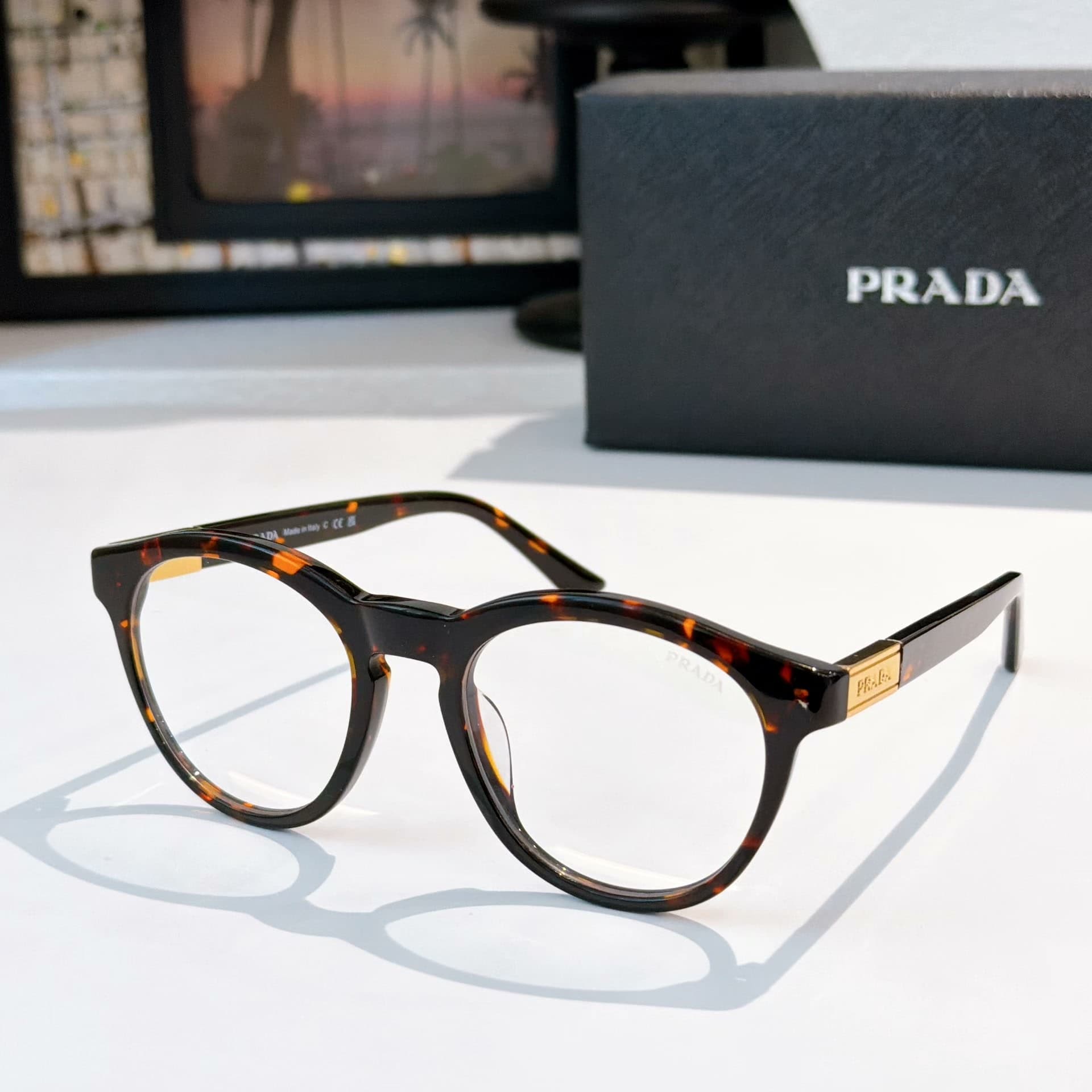 PRADA*Оправа для очков Prada glasses PR98ZS простая и универсальная.