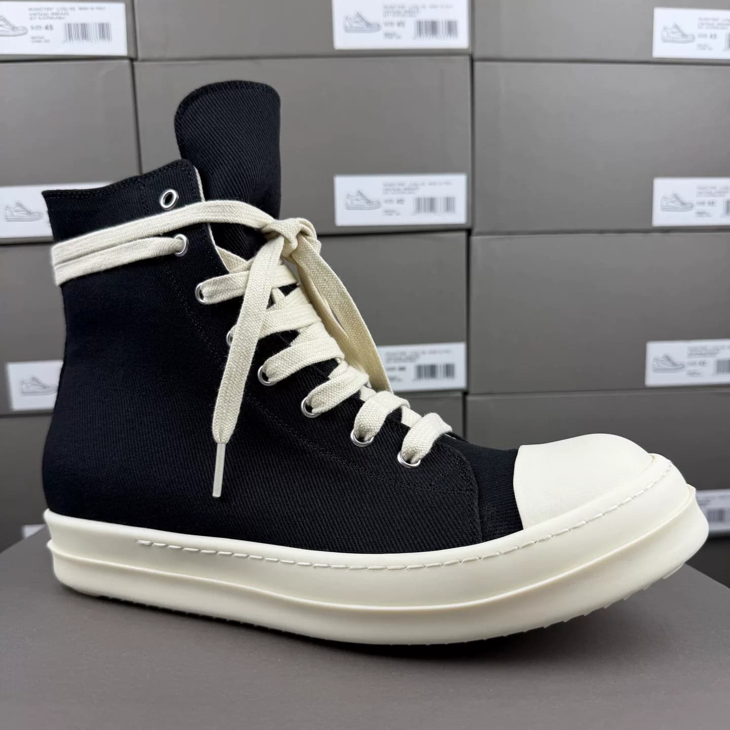Парусиновые кроссовки converse с высоким берцем от РИКА ОУЭНСА - подлинная разработка