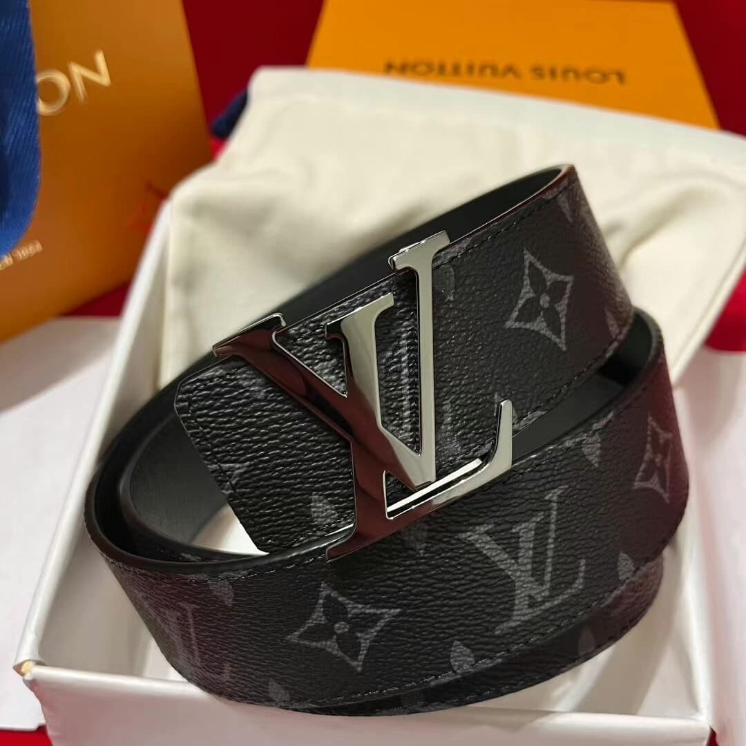 мужской ремень lv Louis Vuitton, подлинный, фотография на главной странице действительно сделана в натуральном виде, все детали указаны, и человек, к…