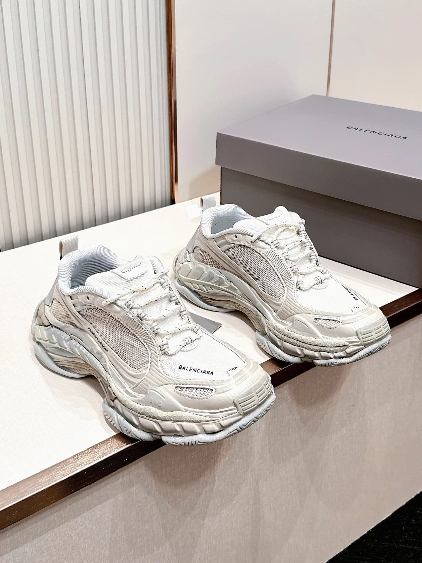Совершенно новая ультрасовременная модель real shot Balenciaga Triple S 2,0м, белая папочка