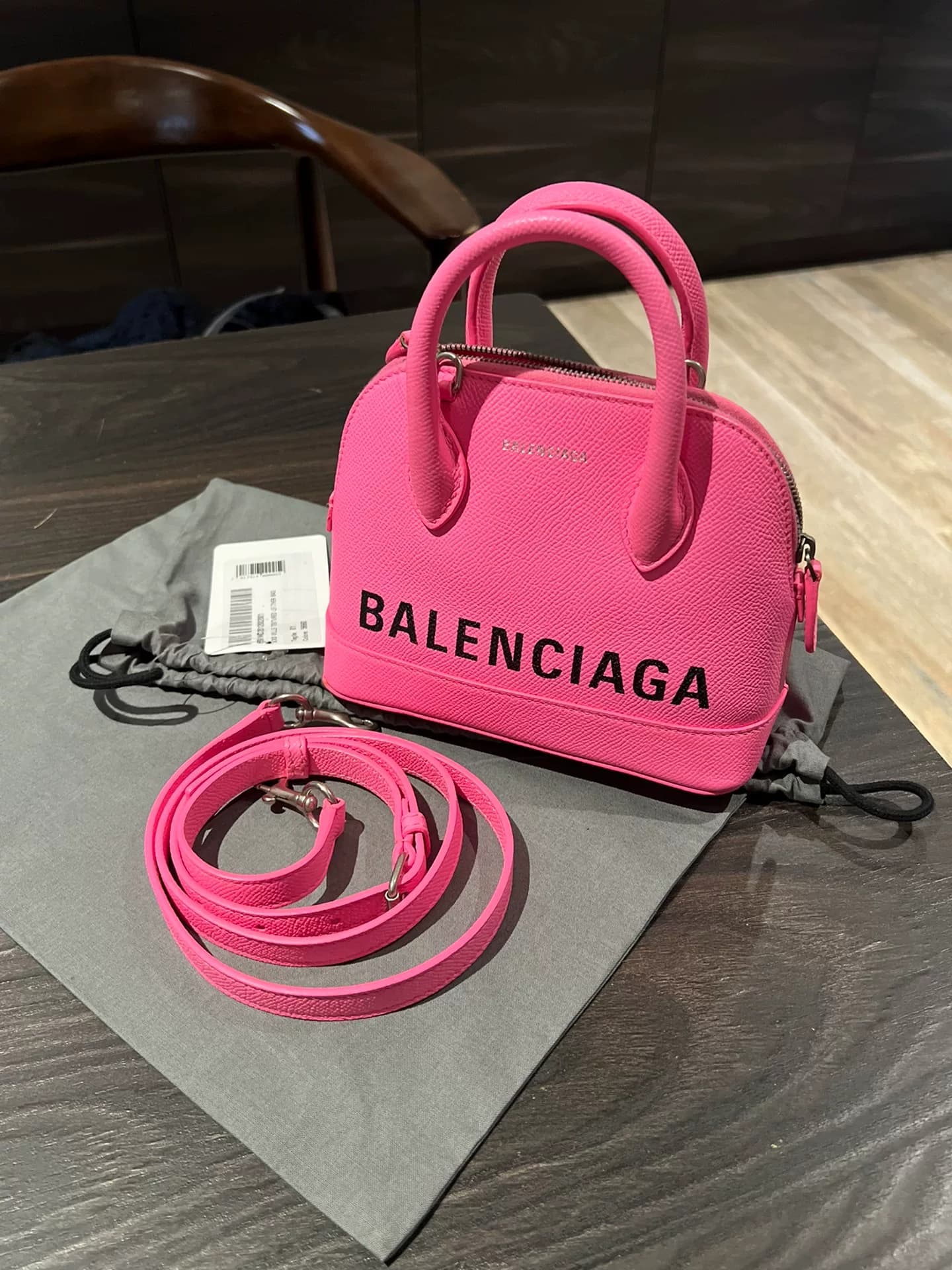 Balenciaga/Розовая мини-сумка-ракушка Balenciaga