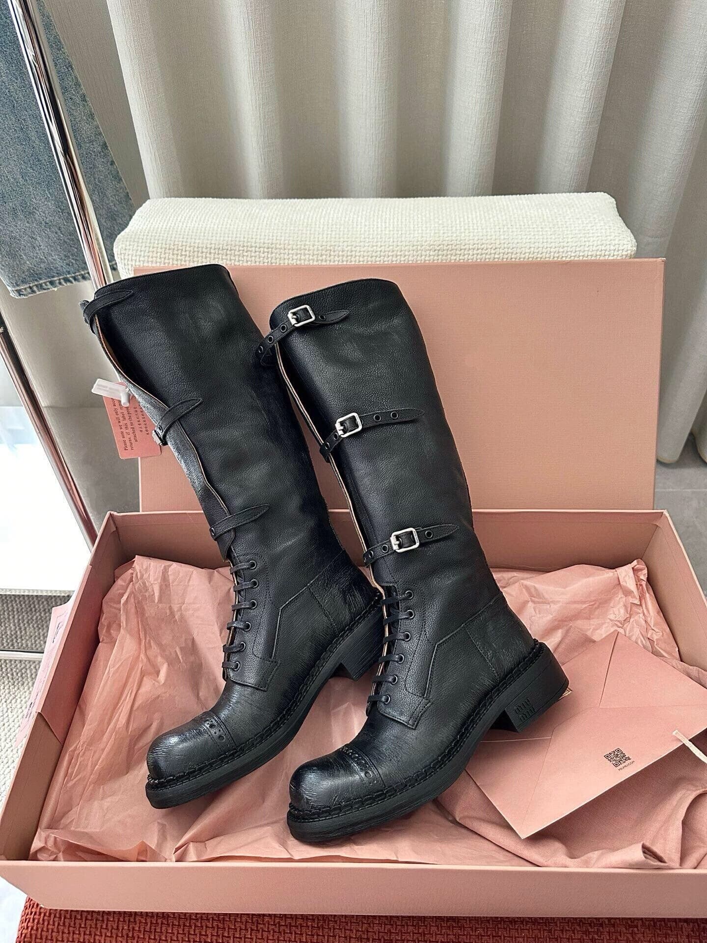 черные рыцарские сапоги miumiu абсолютно новые, подлинные, в оригинальной коробке