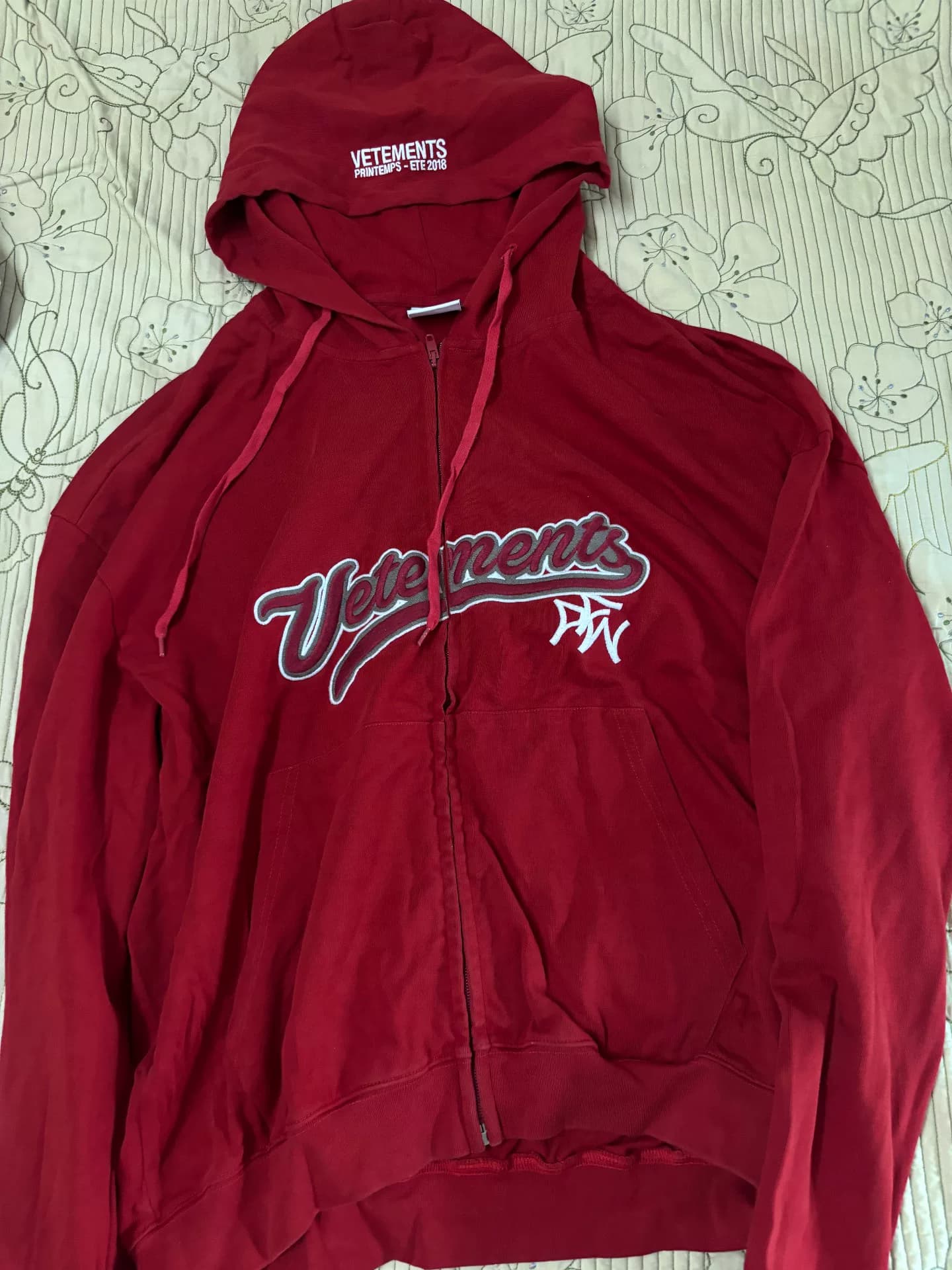 Красная толстовка с капюшоном на молнии Vetements 18ss