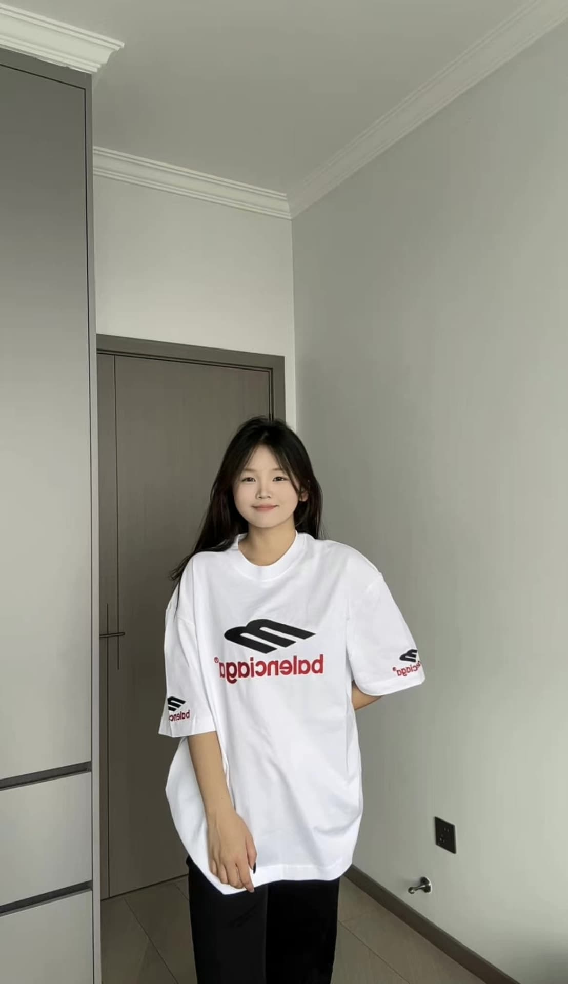 Guangzhou Chunyuan Balenciaga Balenciaga с вышивкой на коротком рукаве | 2